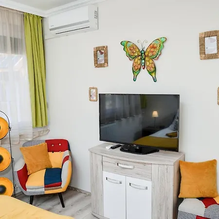 Flamingo Apartman דירה