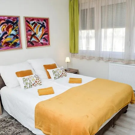דירה Flamingo Apartman *